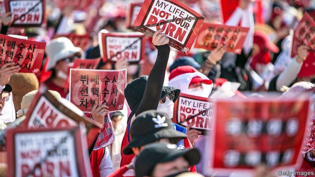 Güney Kore Kadın Hareketi ‘Çiçek değil, kıvılcımız’